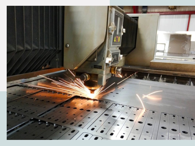 Лазерная резка металла в Краснокамске от 608 руб.